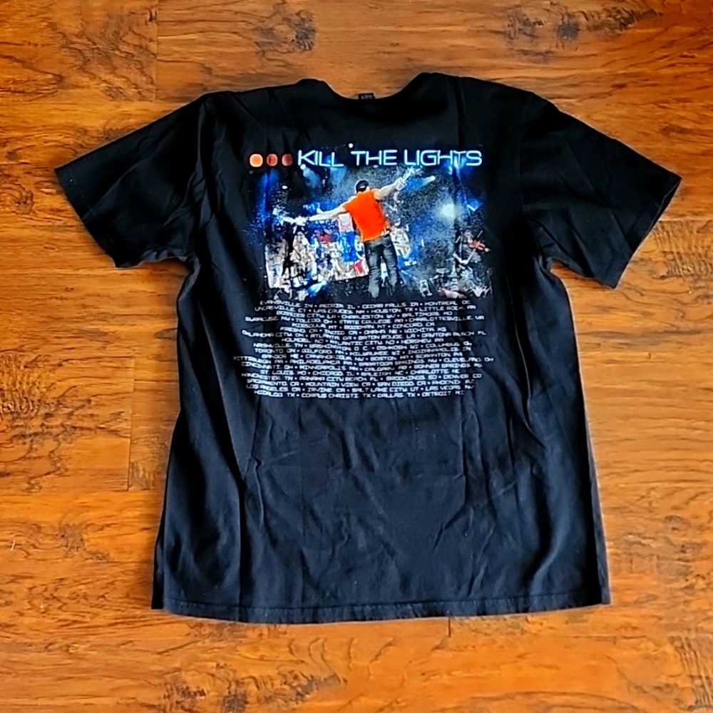Luke Bryan Kill The Lights concert tshirt  L